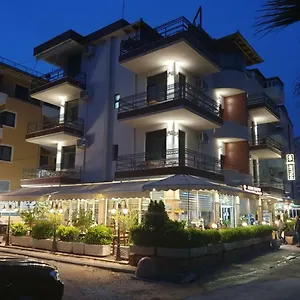 Hotel Dollari ***